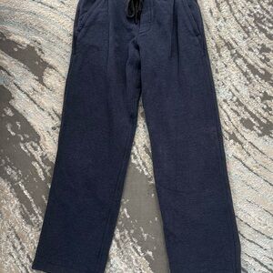 Lululemon’s Men's Navy Fleece Jogger Pants
